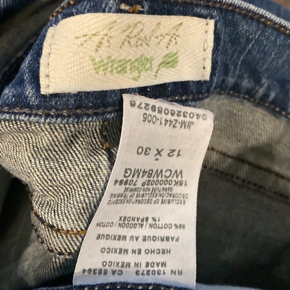 WRANGLER - jeans: ‘As Real As’ blue, pockets, zip, belt hoops, button - 12x30/L - Picture 5 of 16